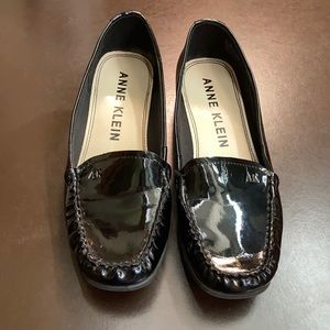 Anne Klein Black Patent shoes, 8.5